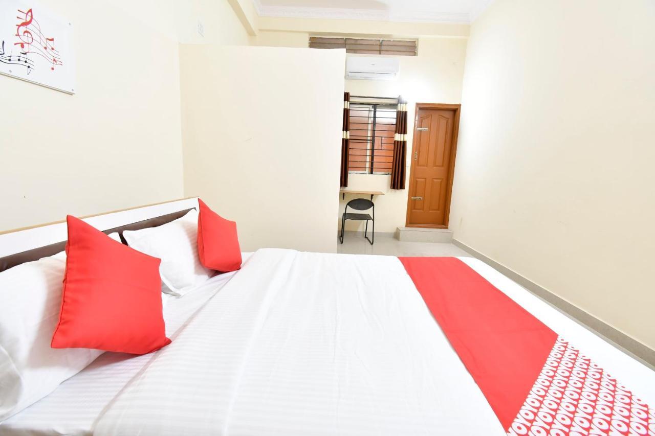 Oyo 44065 Sri Krishna Nilaya Hotel Bangalore Bagian luar foto
