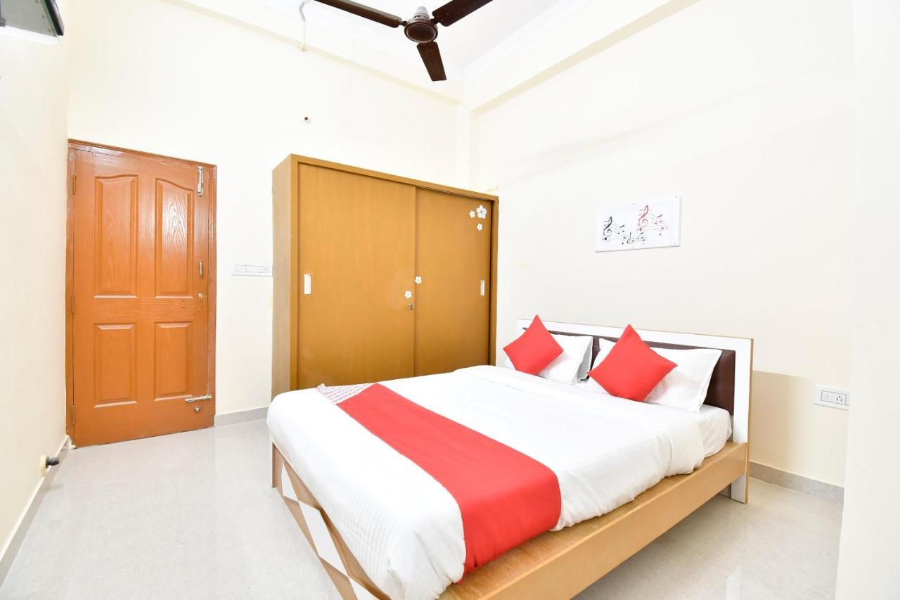 Oyo 44065 Sri Krishna Nilaya Hotel Bangalore Bagian luar foto