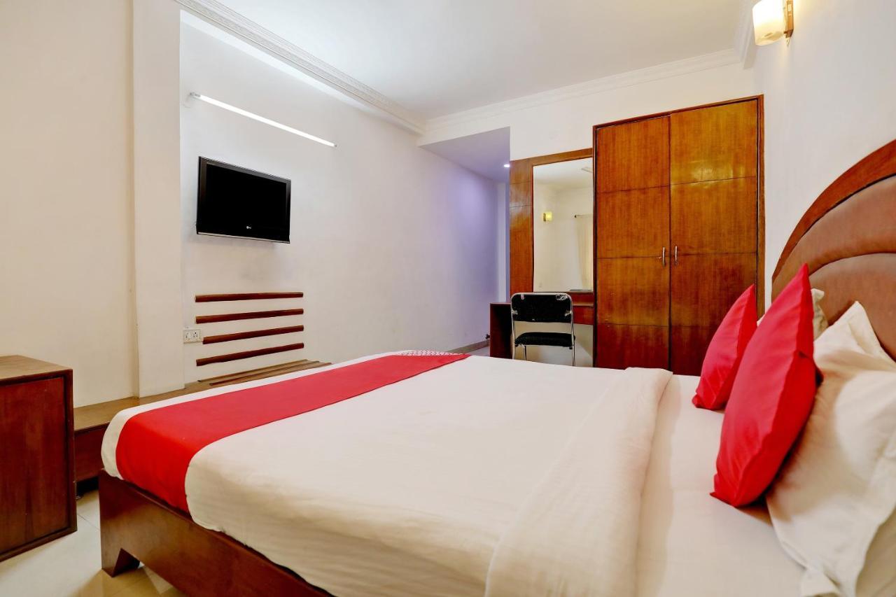 Oyo 44065 Sri Krishna Nilaya Hotel Bangalore Bagian luar foto