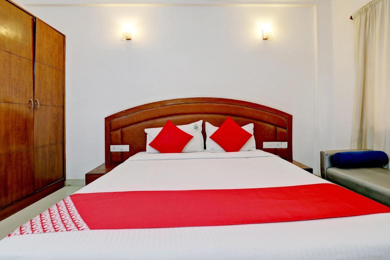 Oyo 44065 Sri Krishna Nilaya Hotel Bangalore Bagian luar foto