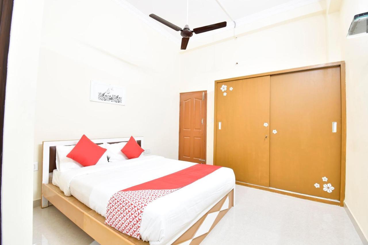 Oyo 44065 Sri Krishna Nilaya Hotel Bangalore Bagian luar foto
