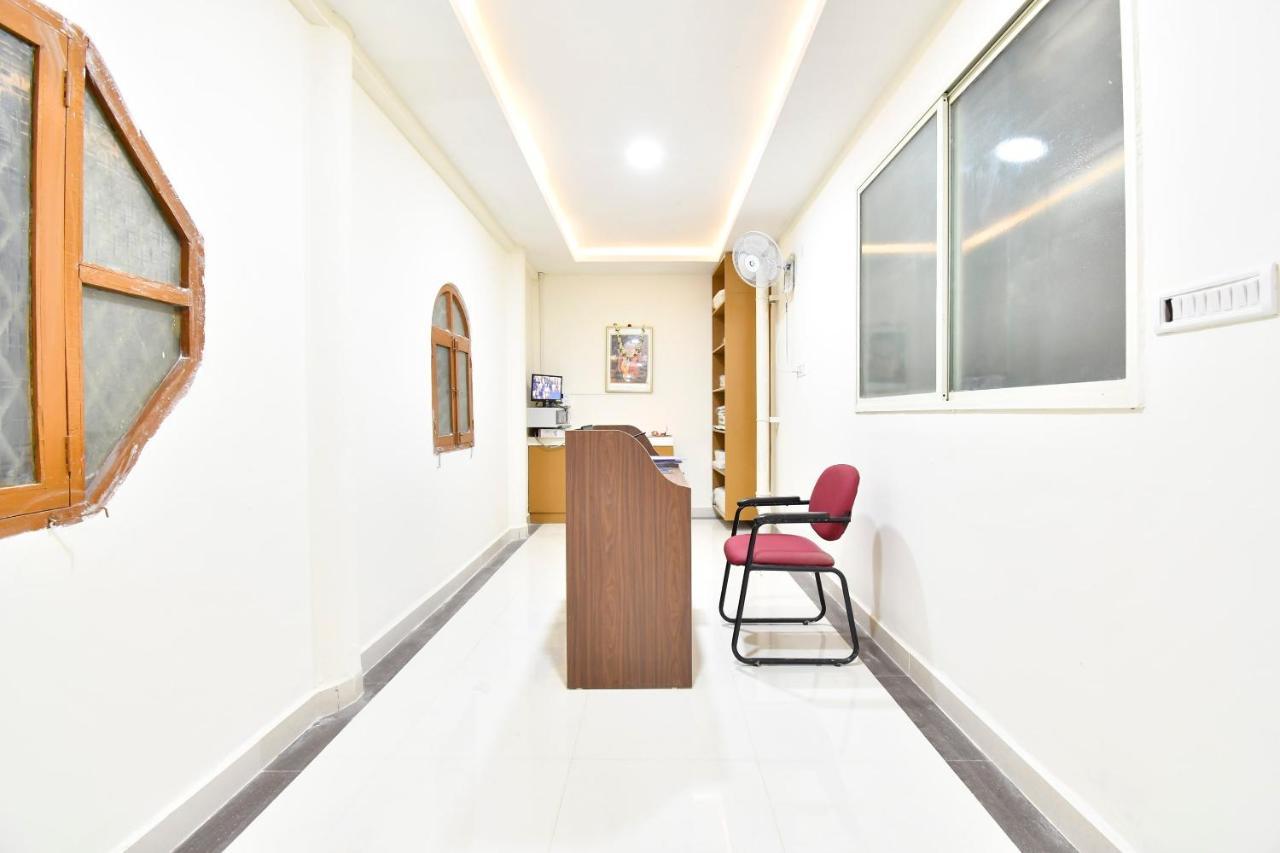 Oyo 44065 Sri Krishna Nilaya Hotel Bangalore Bagian luar foto