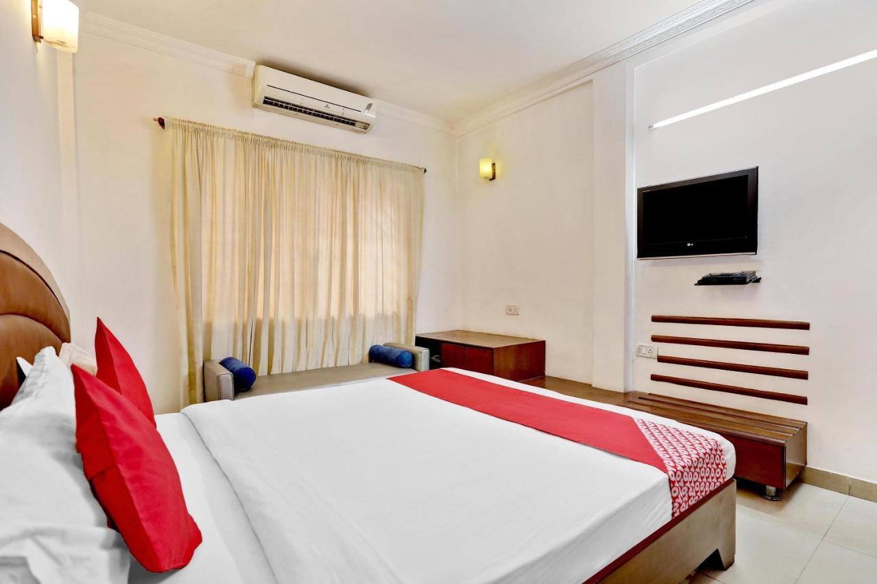 Oyo 44065 Sri Krishna Nilaya Hotel Bangalore Bagian luar foto
